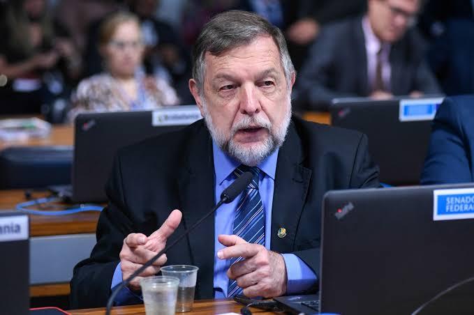 Senador do Paraná, Flávio Arns anuncia que não disputará mais cargos eletivos